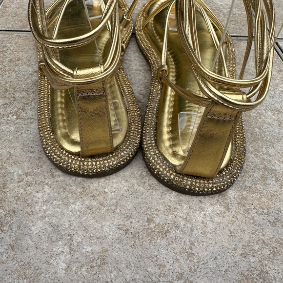 Schutz

Kittie Crytal-Embellished Wraparound Ankle Sandals - Picture 5 of 15